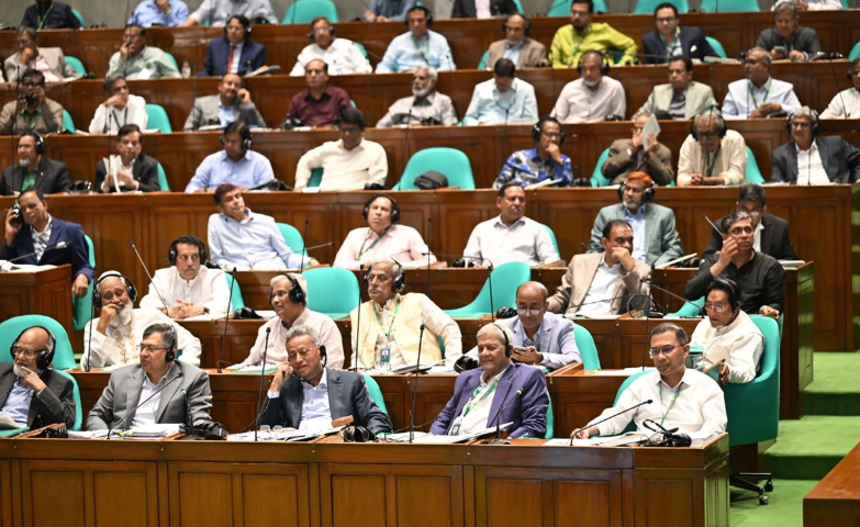 জ্বালানি সংকট নিরসনে সংসদে ১০ সদস্যের বিশেষ কমিটি গঠন