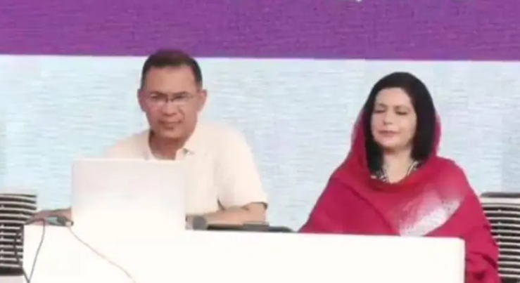 বগুড়ায় ফ্যামিলি কার্ড বিতরণ কার্যক্রমের পাইলট উদ্বোধন