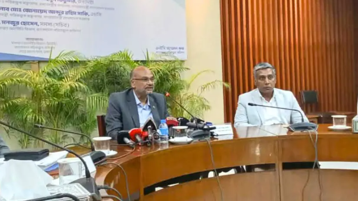 আমরা ফটোকার্ডের রাজনীতিতে বিশ্বাসী নই : প্রধানমন্ত্রীর অর্থ উপদেষ্টা