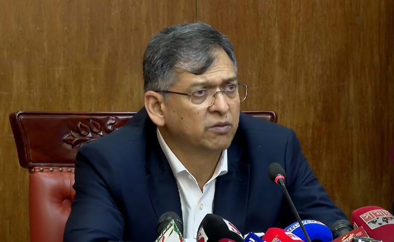 পুলিশের পোশাক পরিবর্তন নিয়ে যে বার্তা দিলেন স্বরাষ্ট্রমন্ত্রী