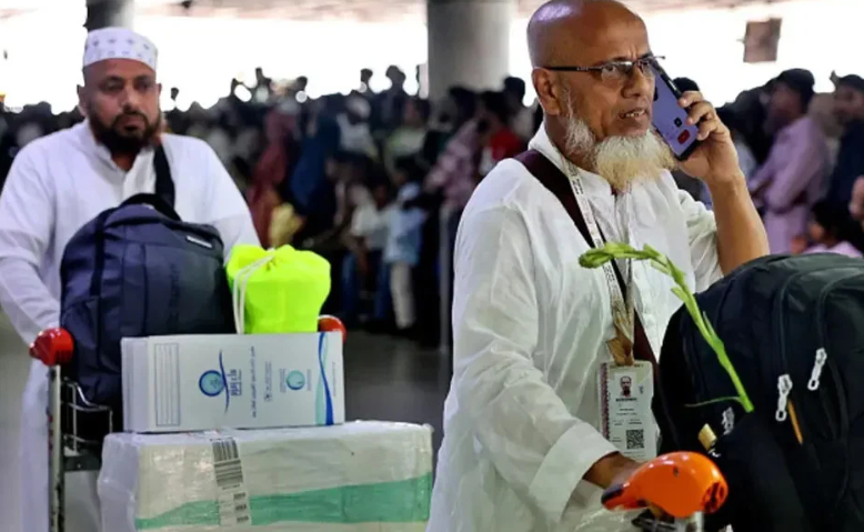 দেশে ফিরেছেন ৩৭৪৩৫ হাজি, ৪৮ জনের মৃত্যু