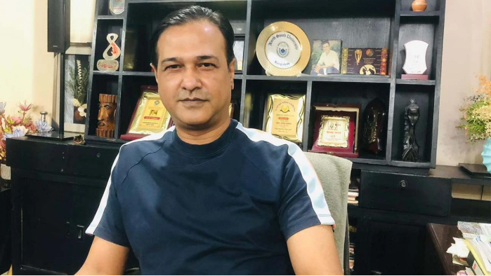 ‘অবুঝ প্রাণীটার প্রতি রহম করুন’: আসিফ আকবর