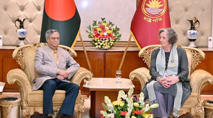 রাষ্ট্রপতির সঙ্গে ইন্টারন্যাশনাল ইনার হুইল প্রেসিডেন্টের সৌজন্য সাক্ষাৎ
