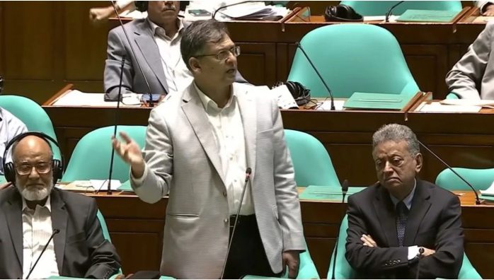 সংসদে যারা আছেন, কেউ ঋণ খেলাপি না: স্বরাষ্ট্রমন্ত্রী