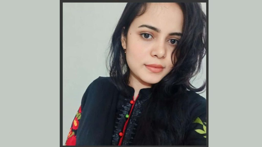 ফাঁদে ফেলে বিমান কর্মকর্তাদের জিম্মি করে মৌসুমী