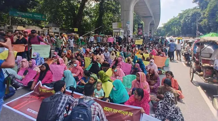নিয়োগপত্রের দাবিতে শাহবাগে প্রাথমিকের নিয়োগবঞ্চিতদের অবস্থান