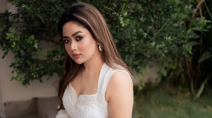 যেসব শিল্পীর ‘কোনো মূল্য নেই’ ভাবনার কাছে
