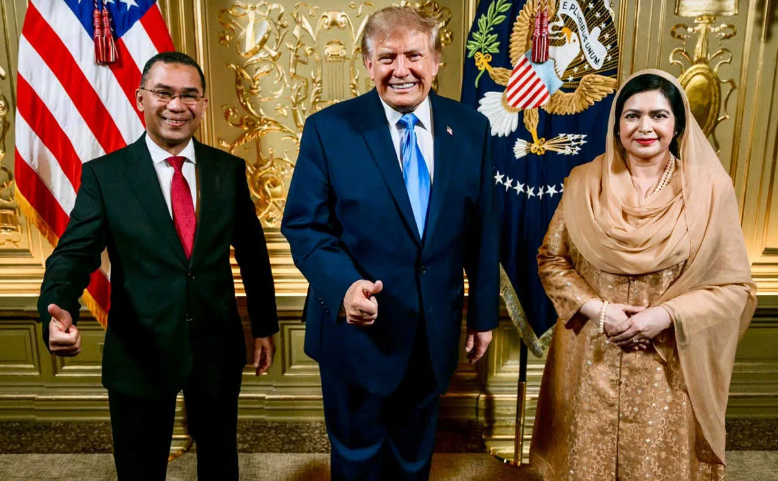 ট্রাম্পের সঙ্গে তারেক রহমানের ছবি প্রকাশ করল প্রধানমন্ত্রীর কার্যালয়