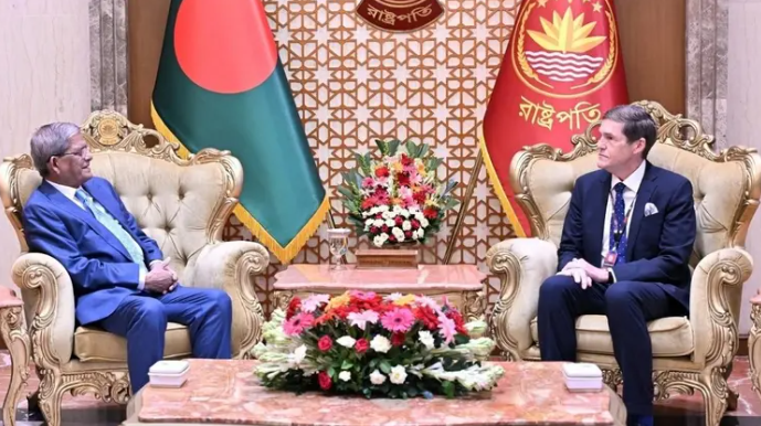রাষ্ট্রপতির সঙ্গে কেয়ার বাংলাদেশের প্রতিনিধিদলের সৌজন্য সাক্ষাৎ
