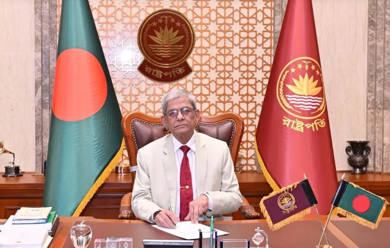 ক্ষুদ্র উদ্যোক্তাদের সক্ষমতা বাড়িয়ে উৎপাদন বাড়ানোর আহ্বান রাষ্ট্রপতির